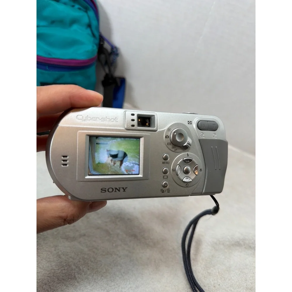 Sony Cyber-shot DSC-P72 Camera Silver 3.2MP Bundle Teal Samsonite Case w 256MB